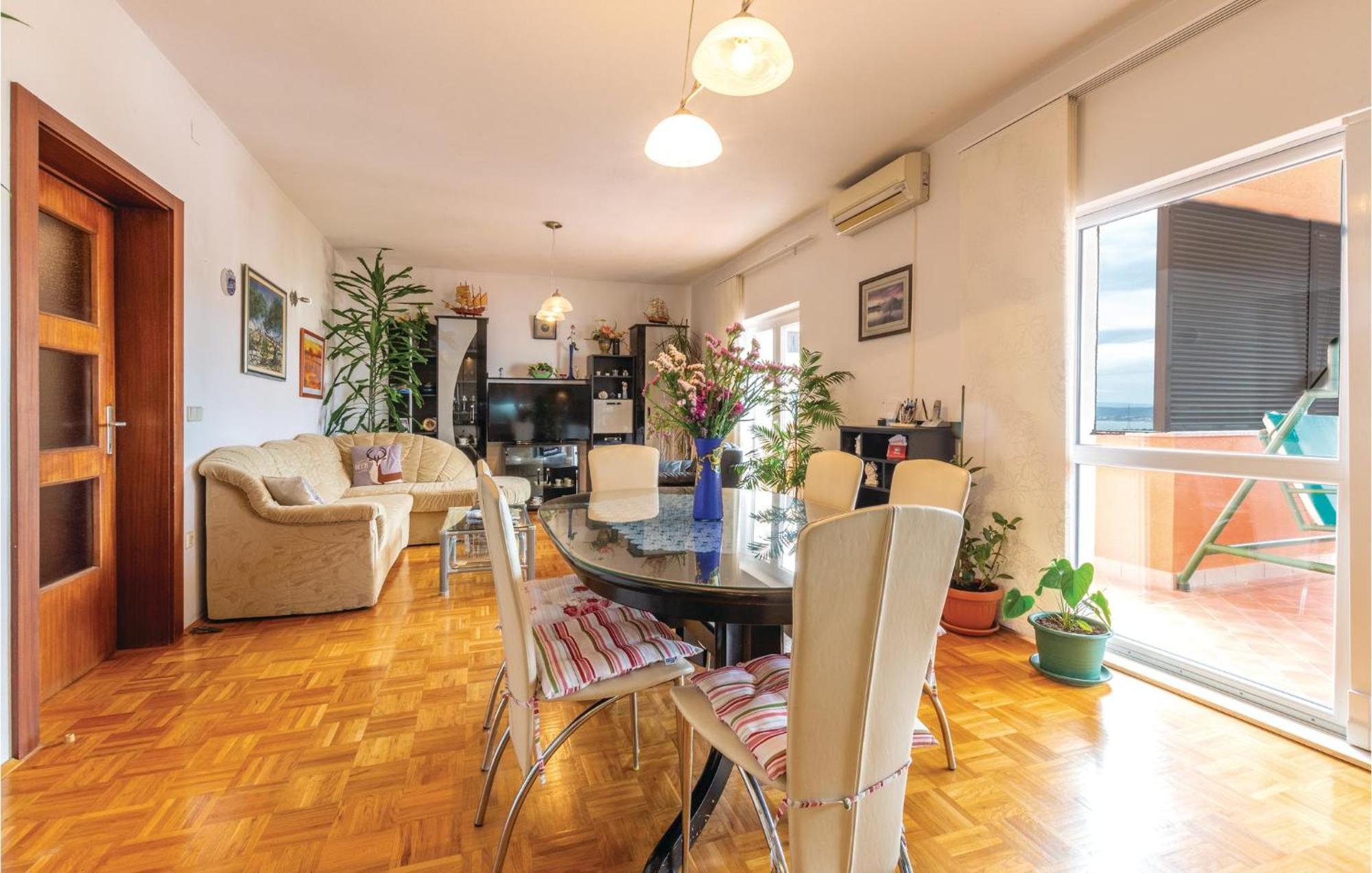 Nice Apartment In Plano With Kitchen Bagian luar foto